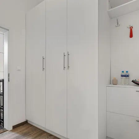 Air Conditioned 5 Min To Railway Station - Old Town *