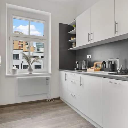 Air Conditioned 5 Min To Railway Station - Old Town Bratislava